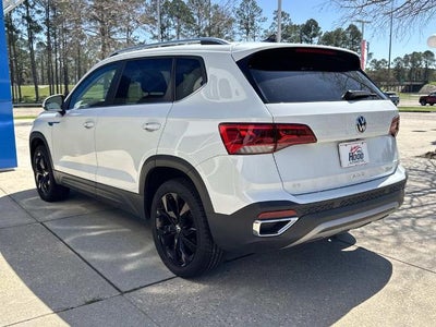 2024 Volkswagen Taos SE