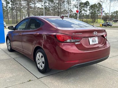 2016 Hyundai Elantra SE